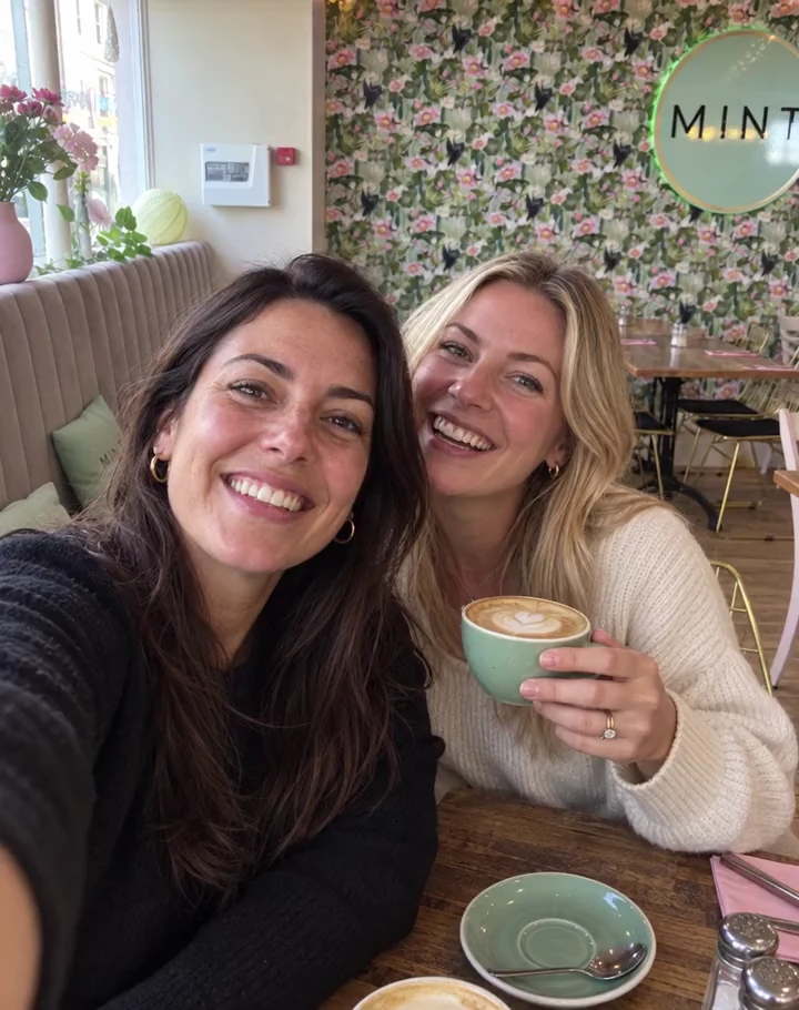 Friends enjoying coffee at MINT